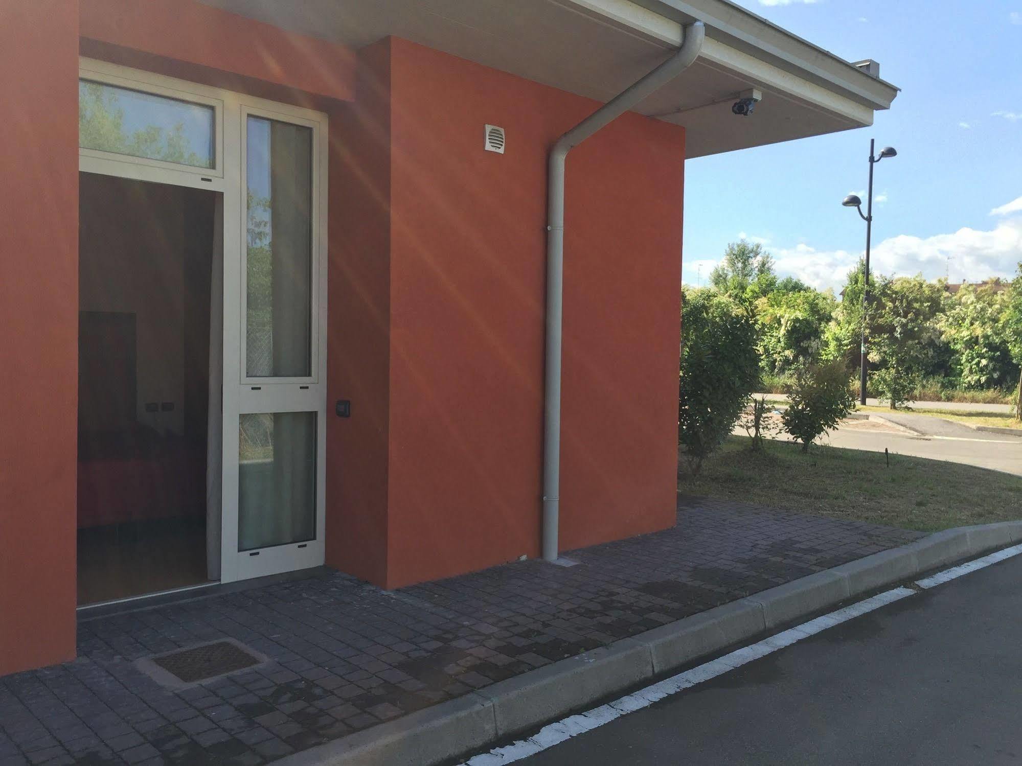 Hotel Motel Galaxy Reggio nell'Emilia Exterior foto